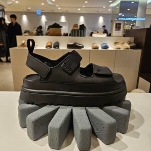 어그 골든글로우 블랙 (W) 1152685-Blk